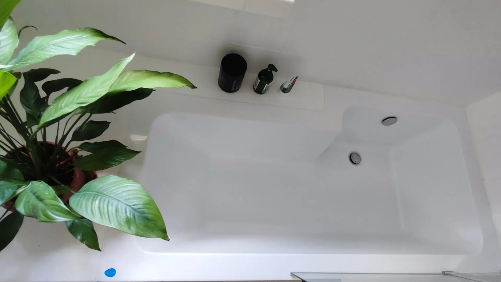 Apartment Urokliwy Azyl W Miescie: Komfort I Spokoj, Projektor I Hi-Fi, 6 Minut Kolejka Do Centrum. Poznan Poland