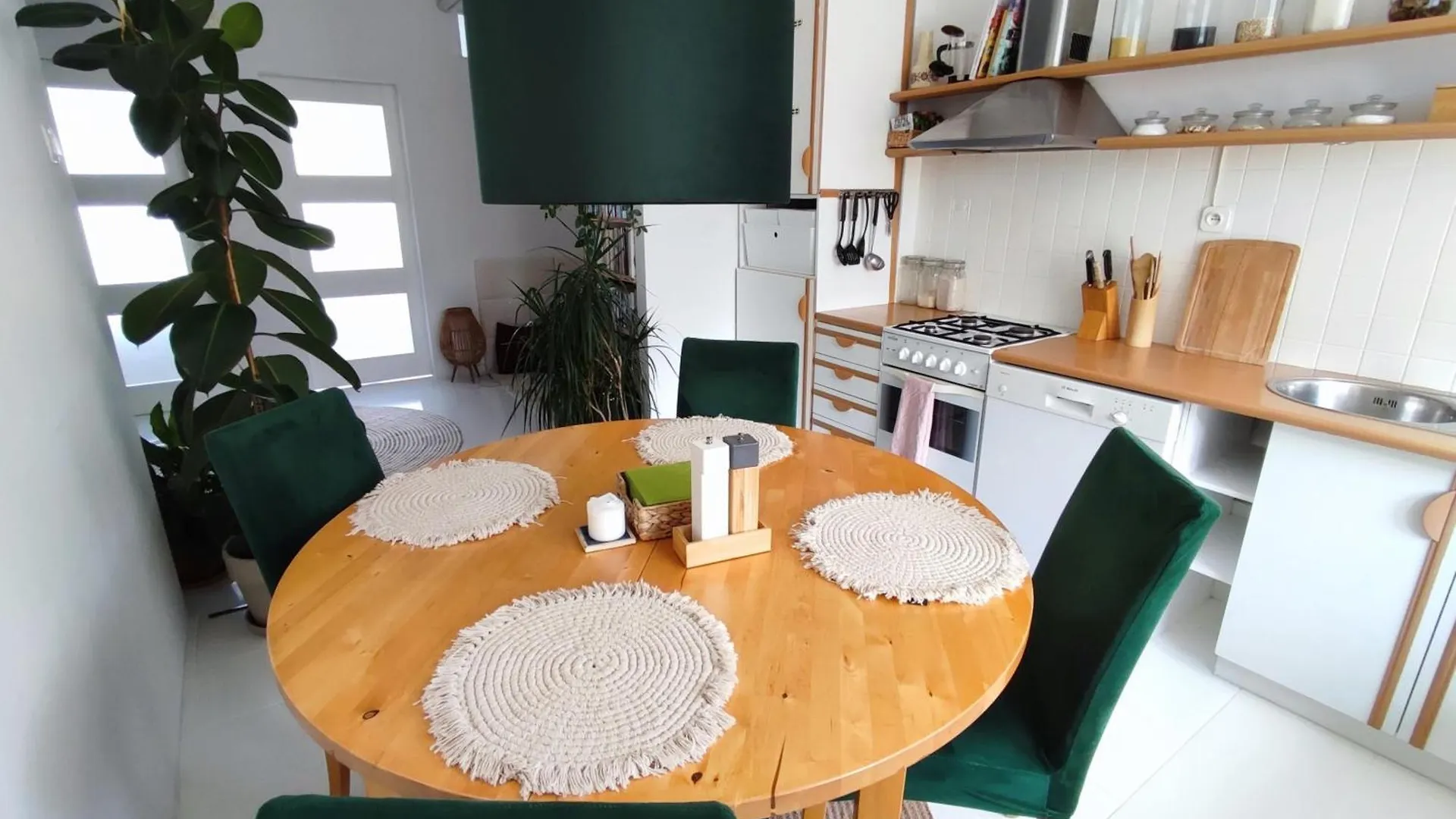 Urokliwy Azyl W Miescie: Komfort I Spokoj, Projektor I Hi-Fi, 6 Minut Kolejka Do Centrum. Poznan