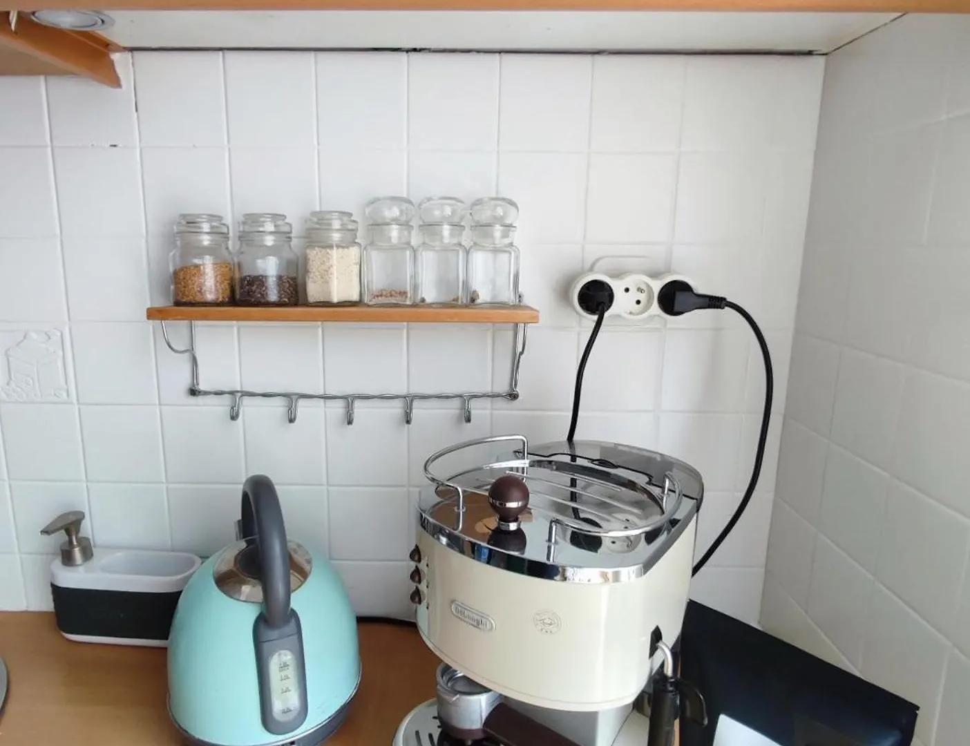 Apartment Urokliwy Azyl W Miescie: Komfort I Spokoj, Projektor I Hi-Fi, 6 Minut Kolejka Do Centrum. Poznan